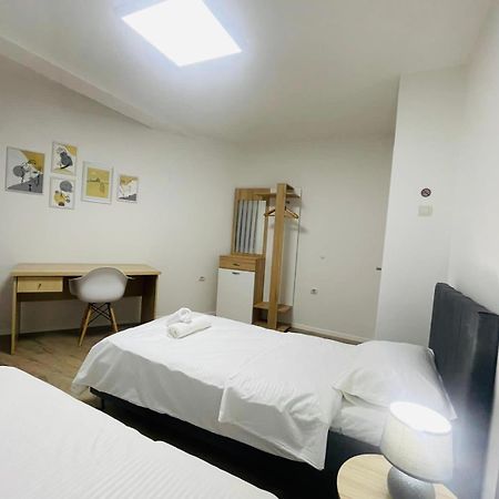 Pristinanest Hotell Eksteriør bilde